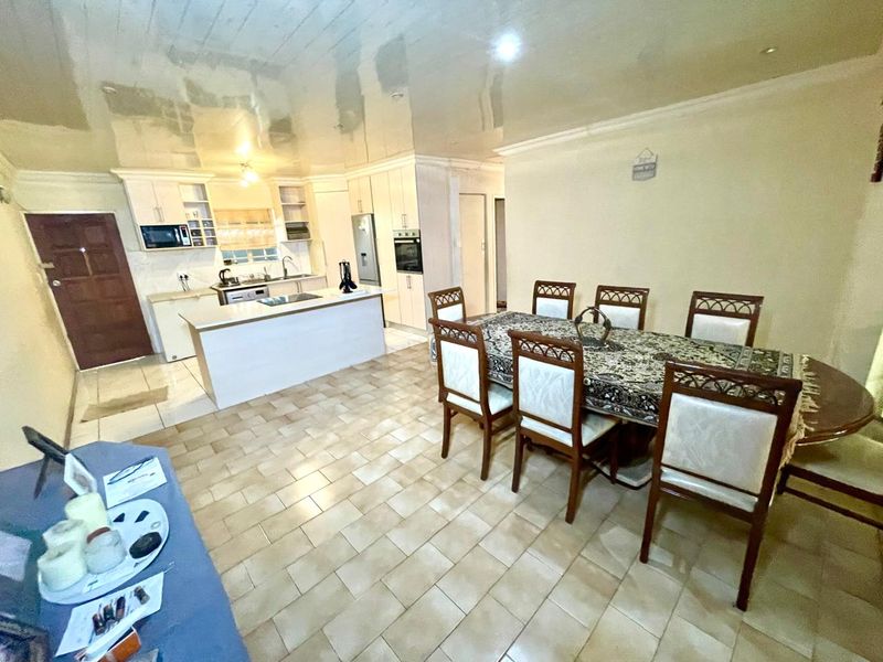 . Charming Cluster Home in Birch Acres – Your Perfect Retreat! - Photo 7