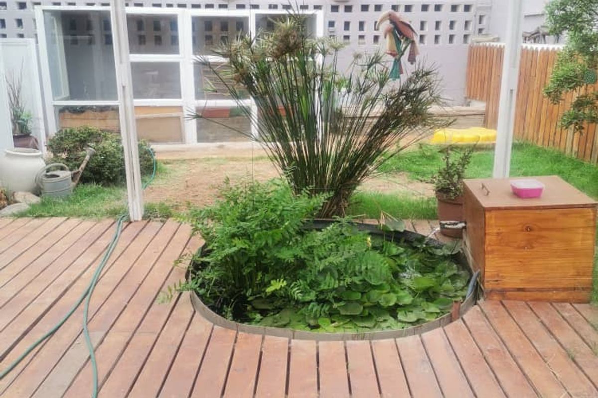 For sale - Vineta's Finest: Elegant 4-Bedroom Home with Top Amenities! - Photo 2