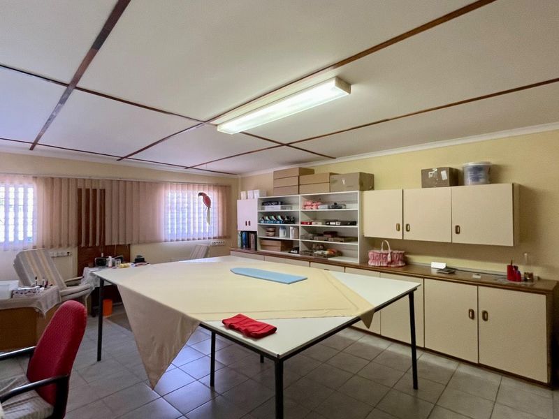 Luxury Family Home for Sale in Okahandja | 3 Bedroom Entertainer’s Dream - Photo 8