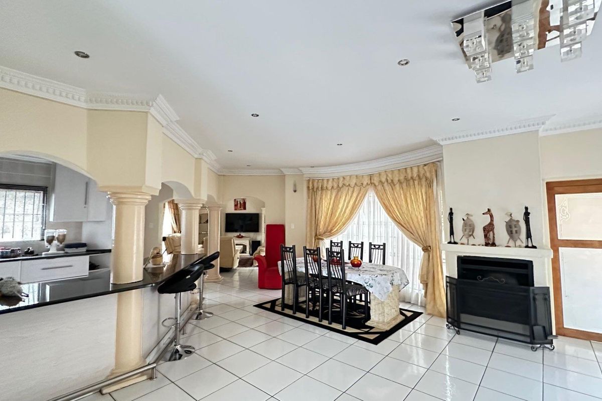 Spacious 4-Bedroom Family Home with Flatlet To Rent in Ninapark - Photo 5