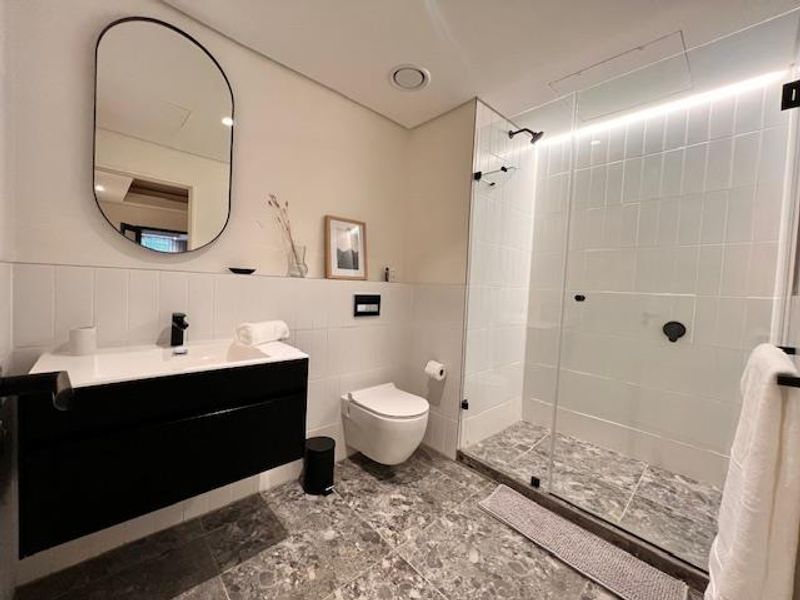 Luxury one bedroom at Station House - Photo 6