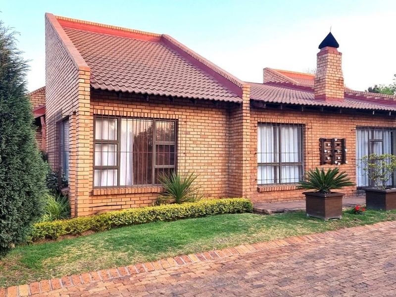 Welcome Home! The Perfect Townhouse for Newlyweds or Those Ready to Downsize - Photo 5