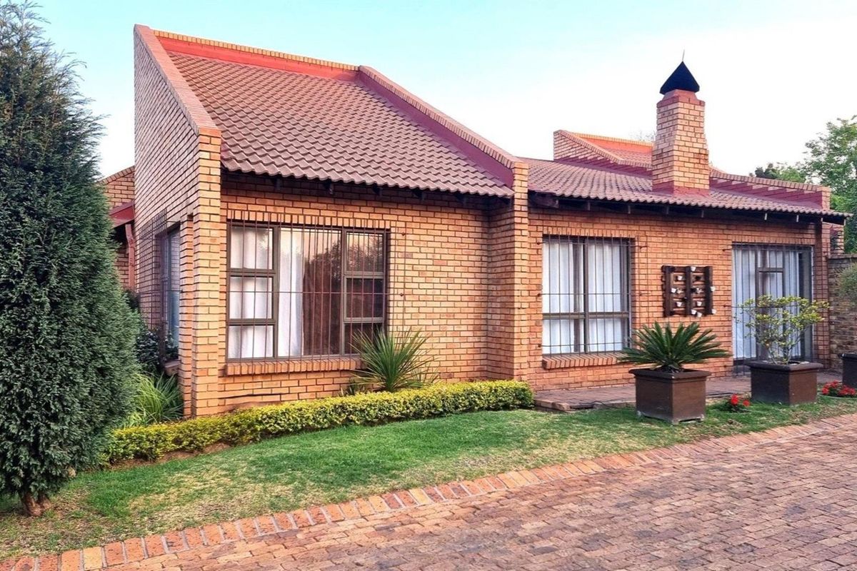 Welcome Home! The Perfect Townhouse for Newlyweds or Those Ready to Downsize - Photo 5