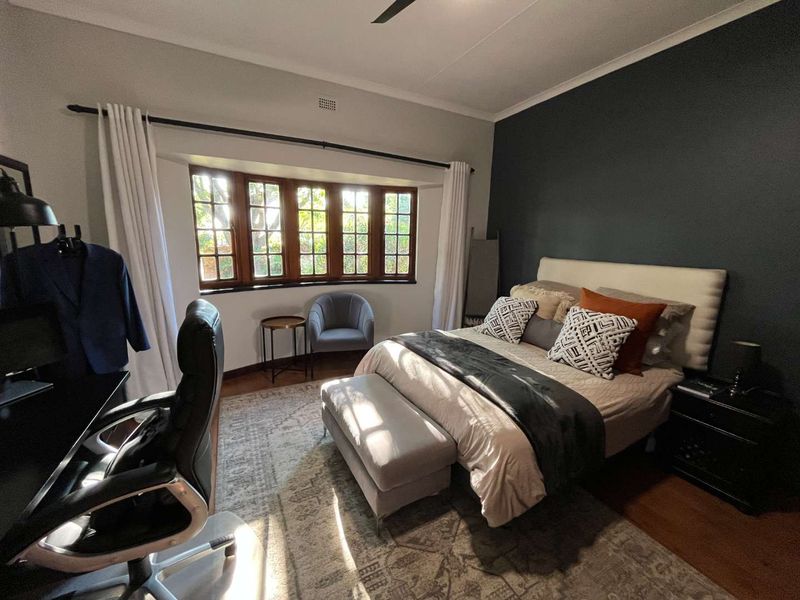 IMPECCABLE FAMILY HOME - Photo 9