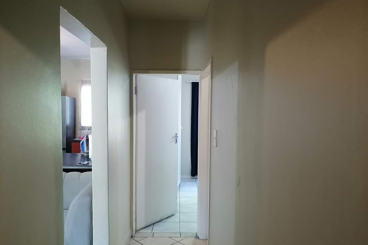 2 Bedroom Apartment for Sale in Vorna Valley - Photo 4