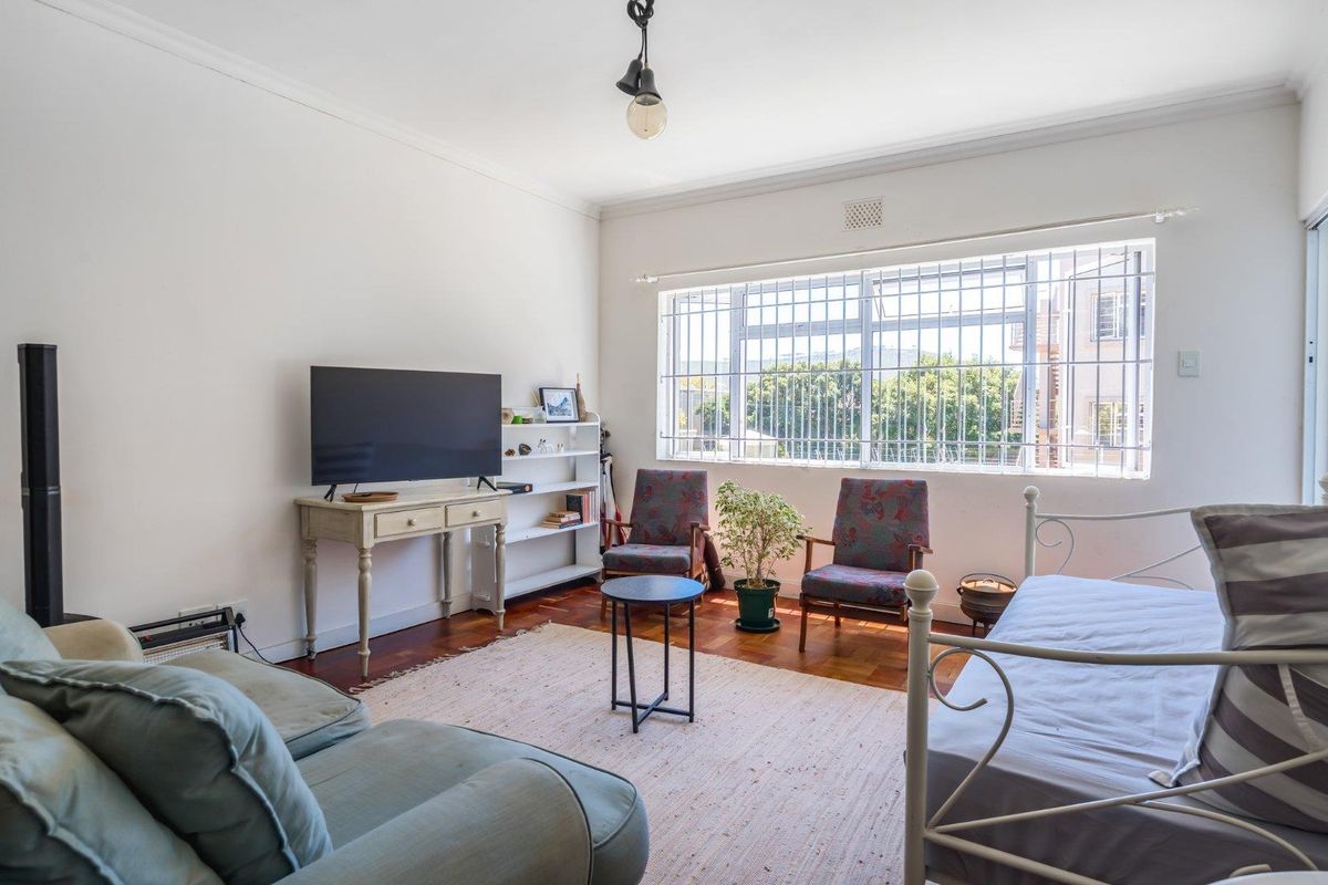 CHARMING 70m2  ONE BEDROOM  with an EXCLUSIVE USE GARDEN APARTMENT OF 52m2 - Photo 2