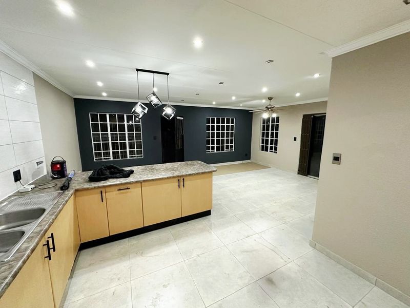 3 Bedroom House In Secure Estate For Sale - Photo 3
