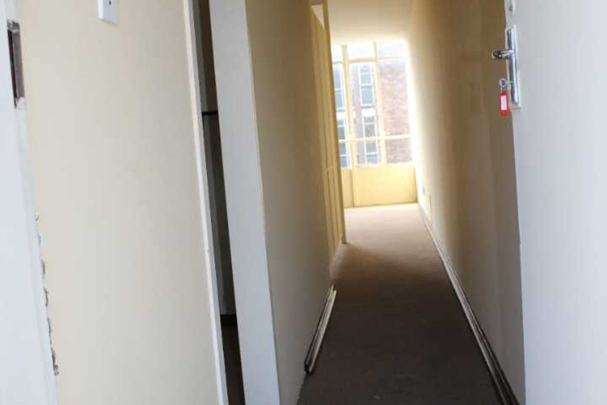 Bachelor Apartment | Louis Mansions, Sunnyside, Pretoria - Photo 3