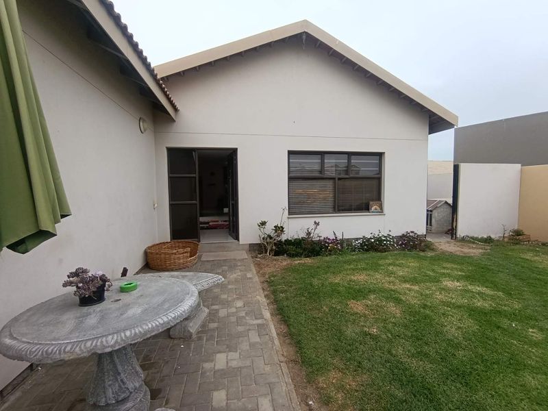 Family home for sale in Ocean View - Swakopmund - Photo 2