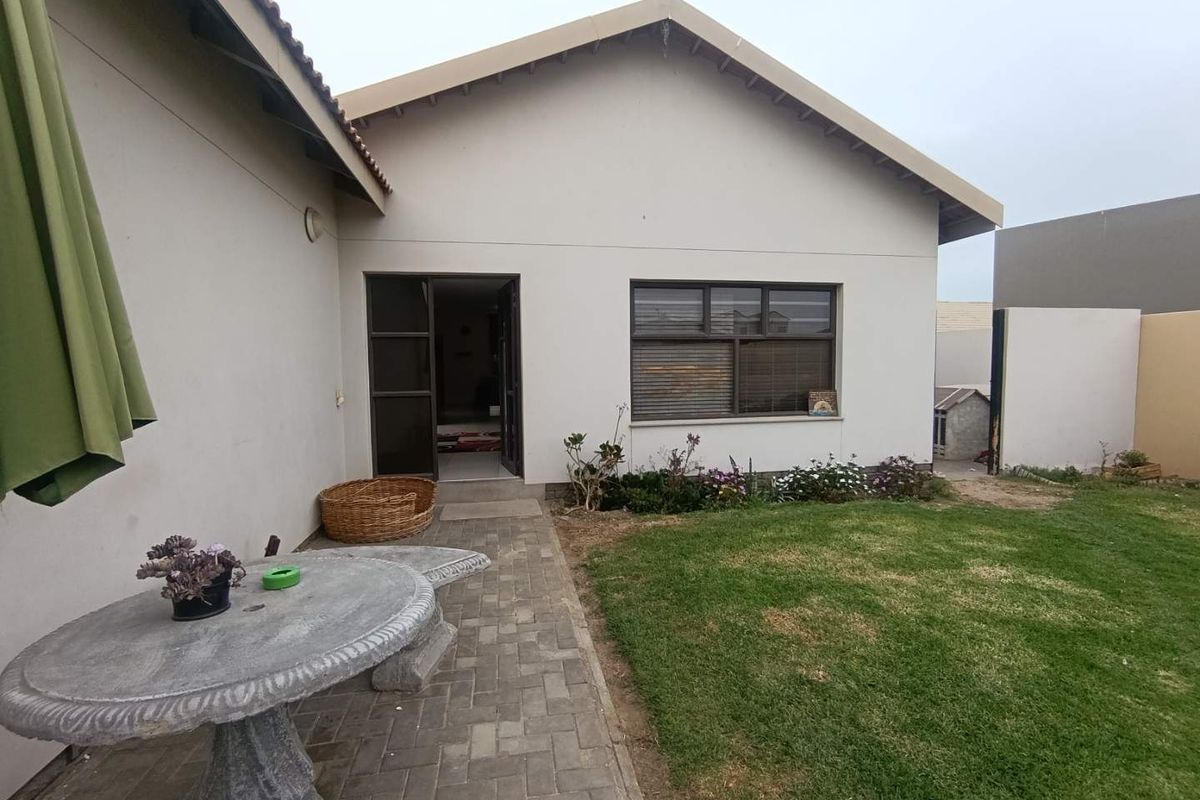 Family home for sale in Ocean View - Swakopmund - Photo 2