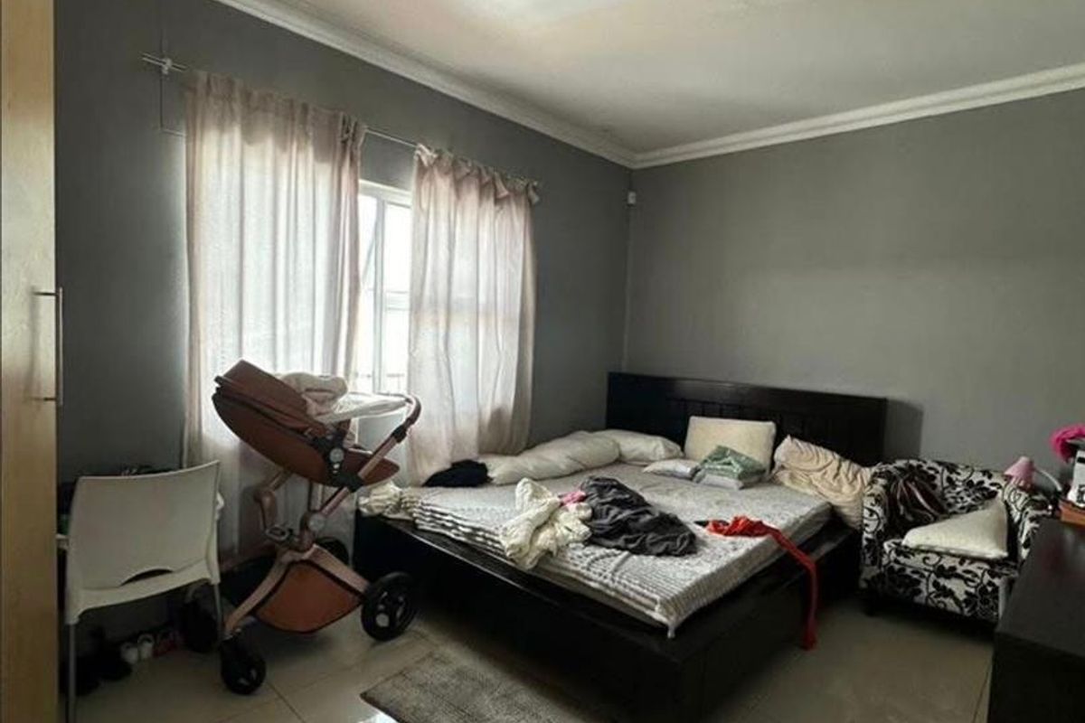 2 Bedroom Flat for Sale - Photo 4