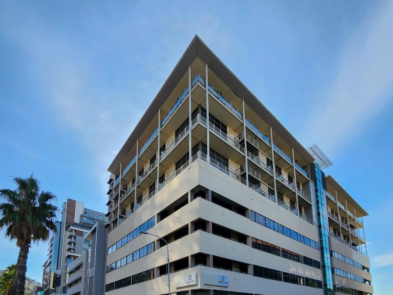 Airbnb-Friendly Loft Apartment in De Waterkant - Photo 4