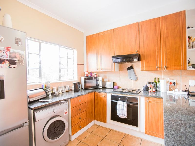 3 Bedroom Townhouse for rent in Mooikloof Ridge - Photo 5
