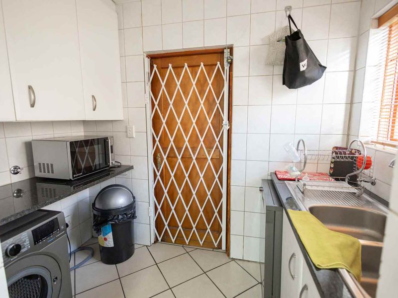 Two bedroom Duplex Townhouse in Celtisdal, Centurion - Photo 6