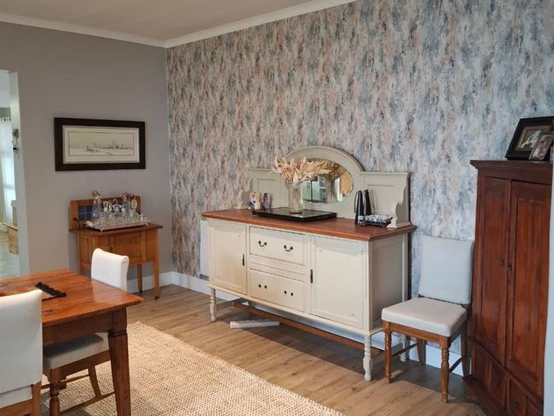 Elegant Residential Home in Eros, Windhoek - Photo 6