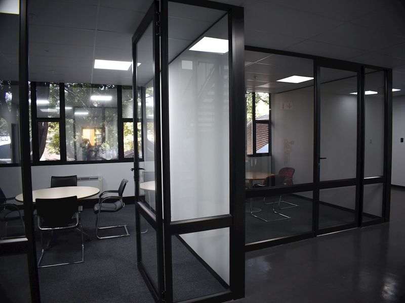 787m2 Office To Let in Isando Business Park - Photo 4