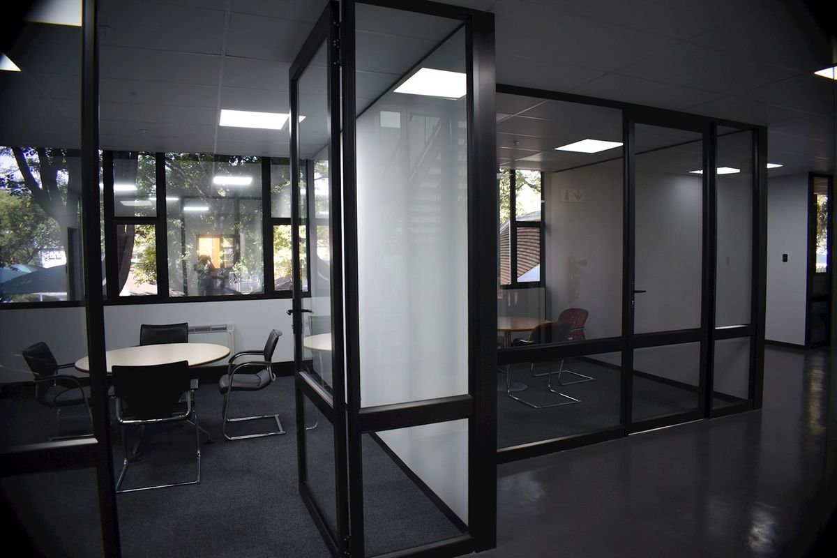 787m2 Office To Let in Isando Business Park - Photo 4