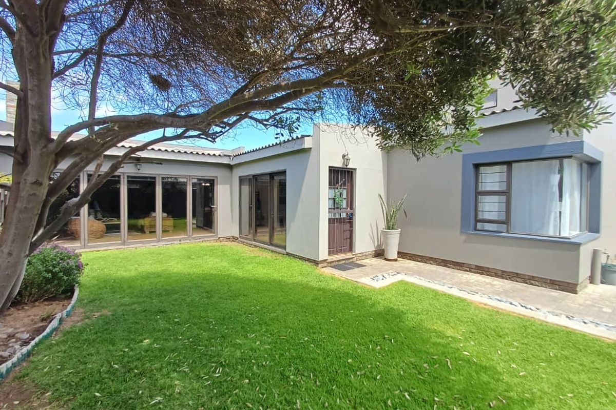 Absolute Stunner! - Photo 3