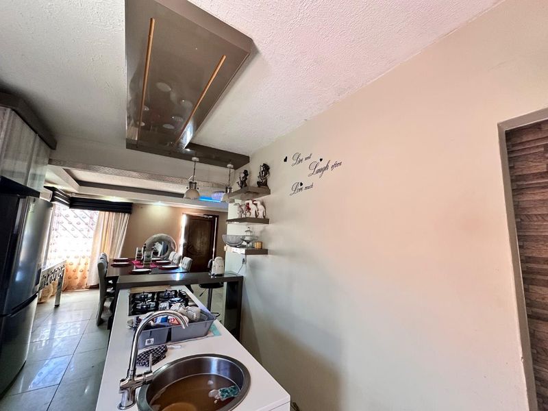 Neat Spacious - Photo 3