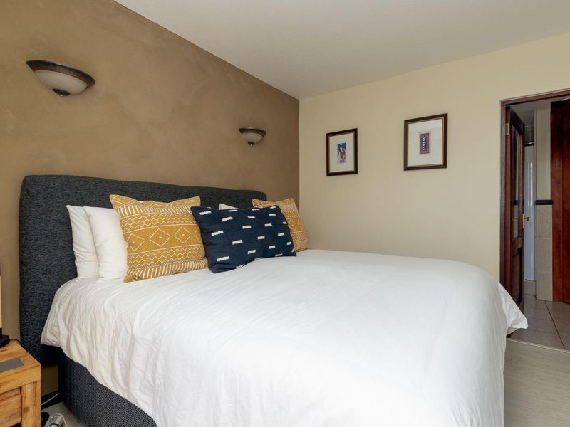 2 Bedroom Loft Apartment/Flat to Rent in Dainfern - Photo 6