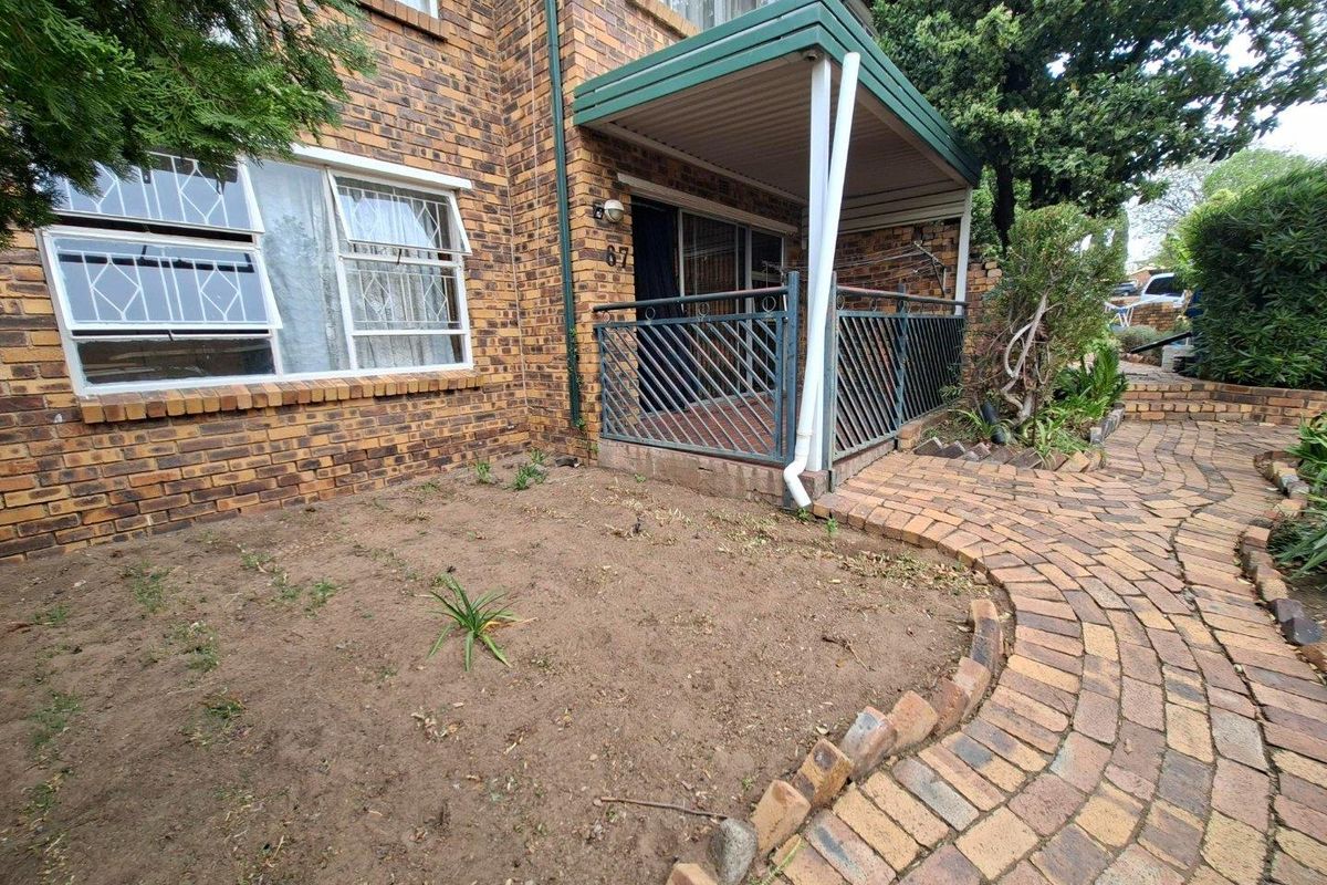 2 Bedroom Groundfloor Gem with Carport - Photo 3