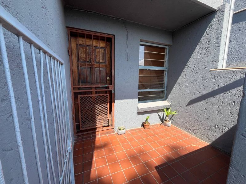 Ground floor 3 Bedrooms, 2 bathroom house - Photo 9