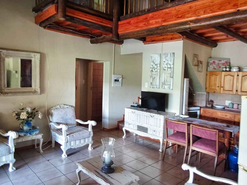 Modern Meets Rustic: Your Bushveld Sanctuary Awaits - Photo 10