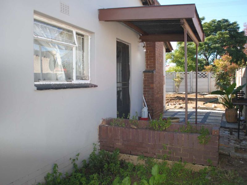 Cozy, Charming 3-bedroom house to be your home in well sought after area (Midvaal) - Photo 2