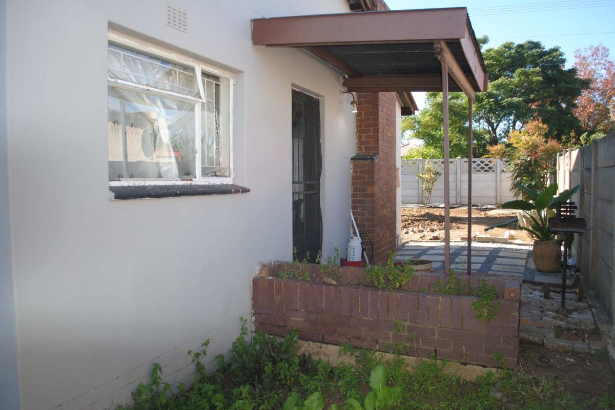 Cozy, Charming 3-bedroom house to be your home in well sought after area (Midvaal) - Photo 2