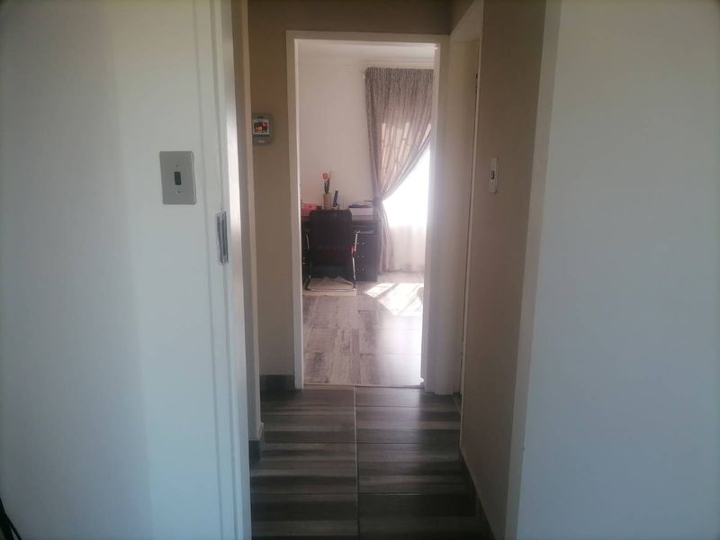 **Charming 3-Bedroom Townhouse for Sale in Thornbrook** - Photo 8