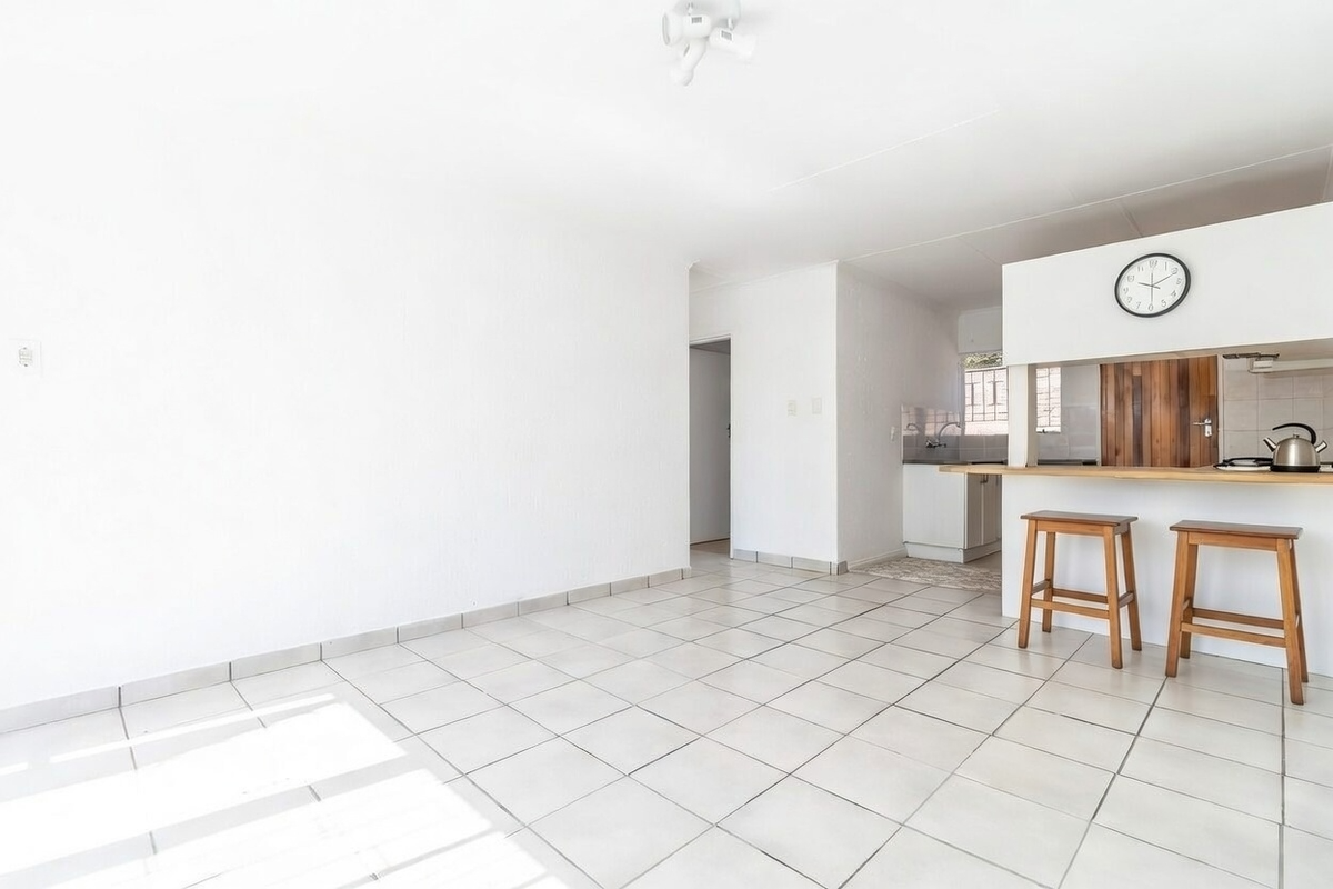 Light-Filled Lock-Up-and-Go Home in Sought-After Radiokop - Photo 4