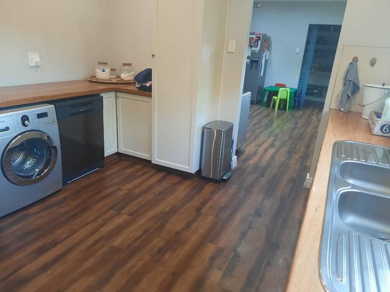 Spacious Secure 4-Bedroom Family Home with Premium Extras for Sale, Tsumeb Namibia - Photo 10