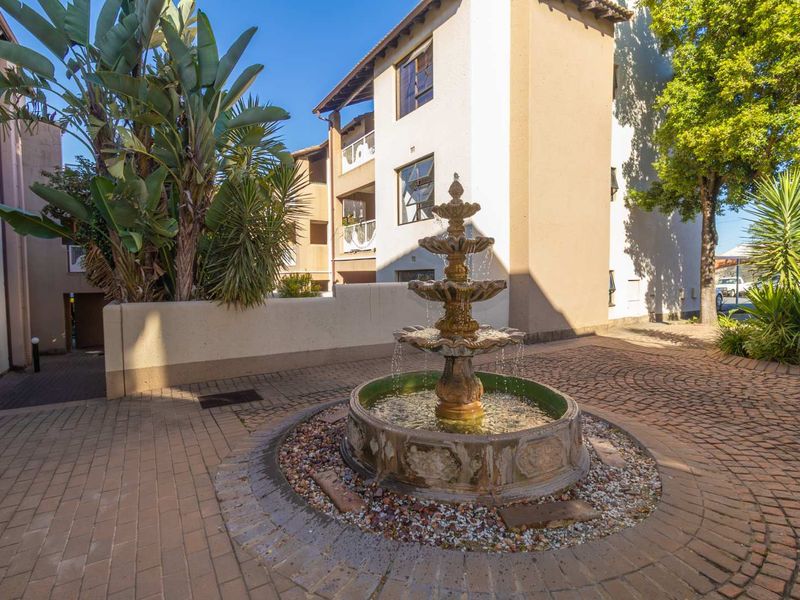 Cozy 3 Bedroom / Large Loft, 2 Bathroom Apartment - Photo 6