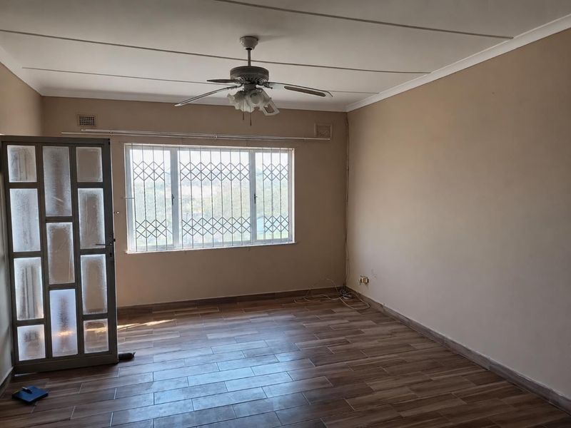 Beautifully Renovated Family Home with Income-Generating Granny Flat in Merebank - Photo 2