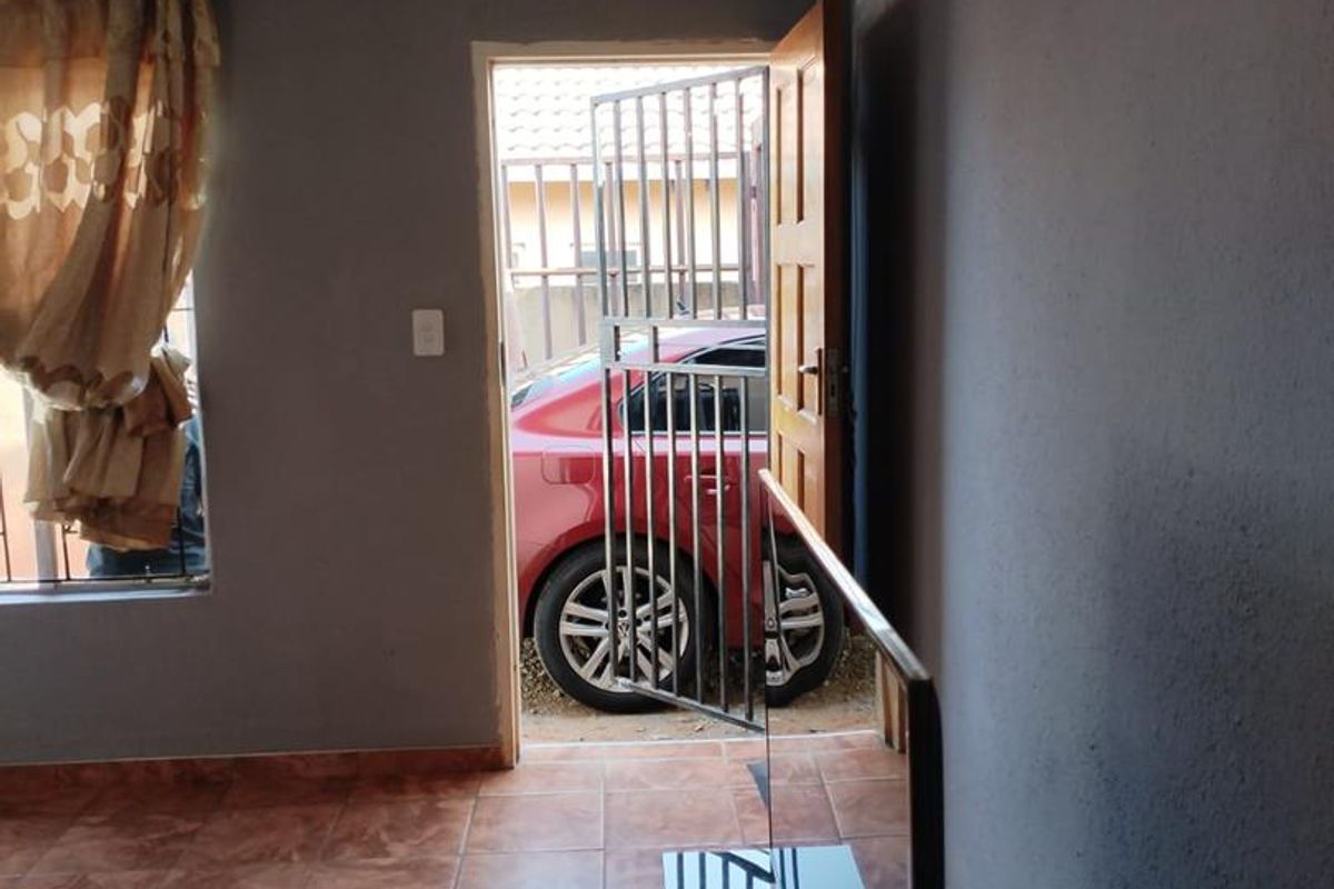 Spacious 2 Bedroom House for Rent in Gem 1 - Photo 5