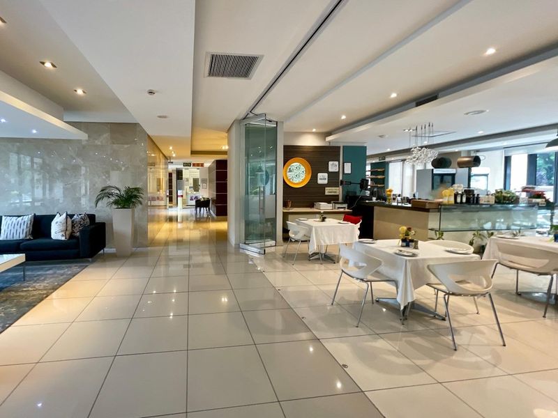 Experience Unparalleled Luxury Living in the Heart of Sandton with this exquisite fully furnished upmarket apartment. - Photo 3