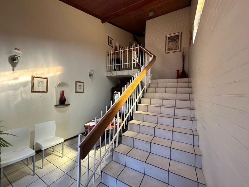 Want to live in a complex without sacrificing entertainment space? Then this one is for you! - Photo 3