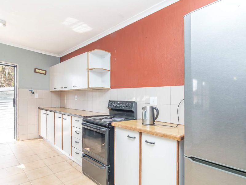 6 Bedroom House for Sale in Bloubosrand - Photo 9