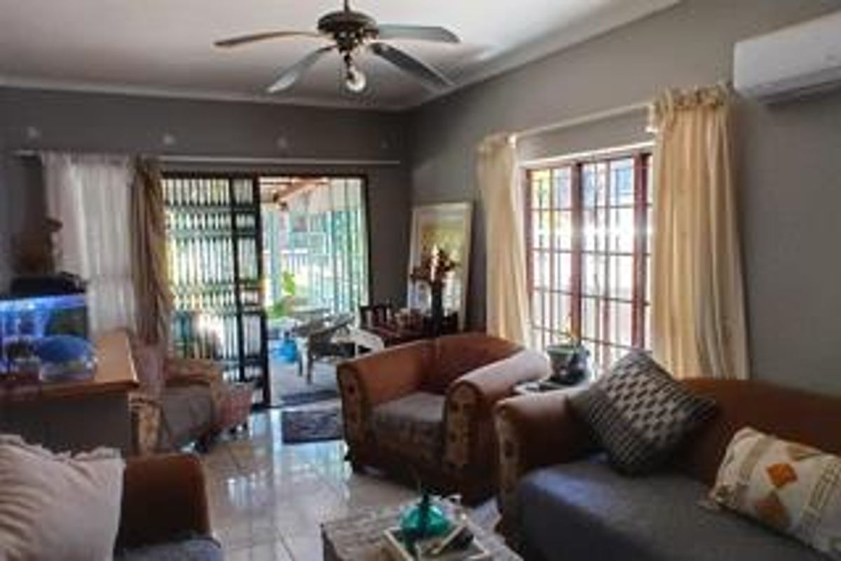 Spacious Richards Bay Central Home with Lush Garden Potential - Photo 3