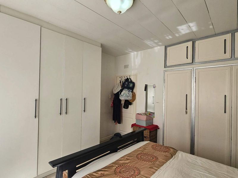 Modern 2-Bedroom Apartment in Horizon View - Photo 7