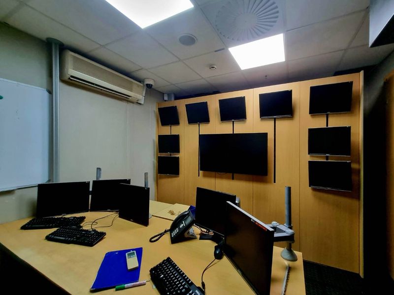 High-Spec 5,255m2 Industrial Property with Expansion Potential | 80% Tenanted - Photo 4