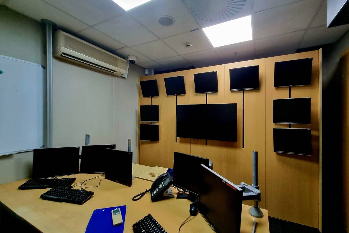 High-Spec 5,255m2 Industrial Property with Expansion Potential | 80% Tenanted - Photo 4