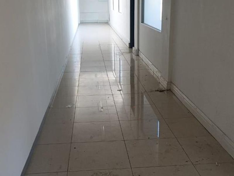 Modern Office Space To Let in Rondebosch Main – Prime Location Near UCT - Photo 6