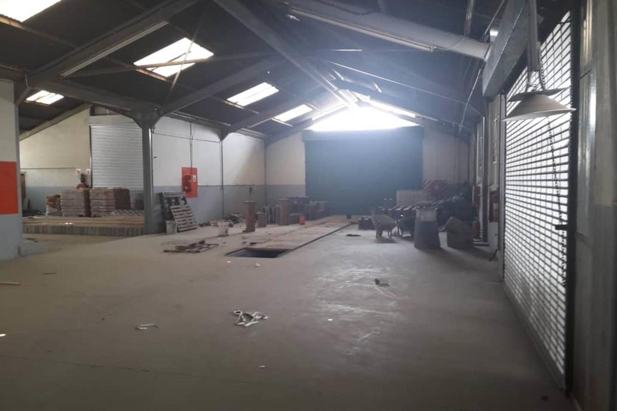 Warehouse Building with huge yard for Sale or Investment Southern Industrial - Photo 3