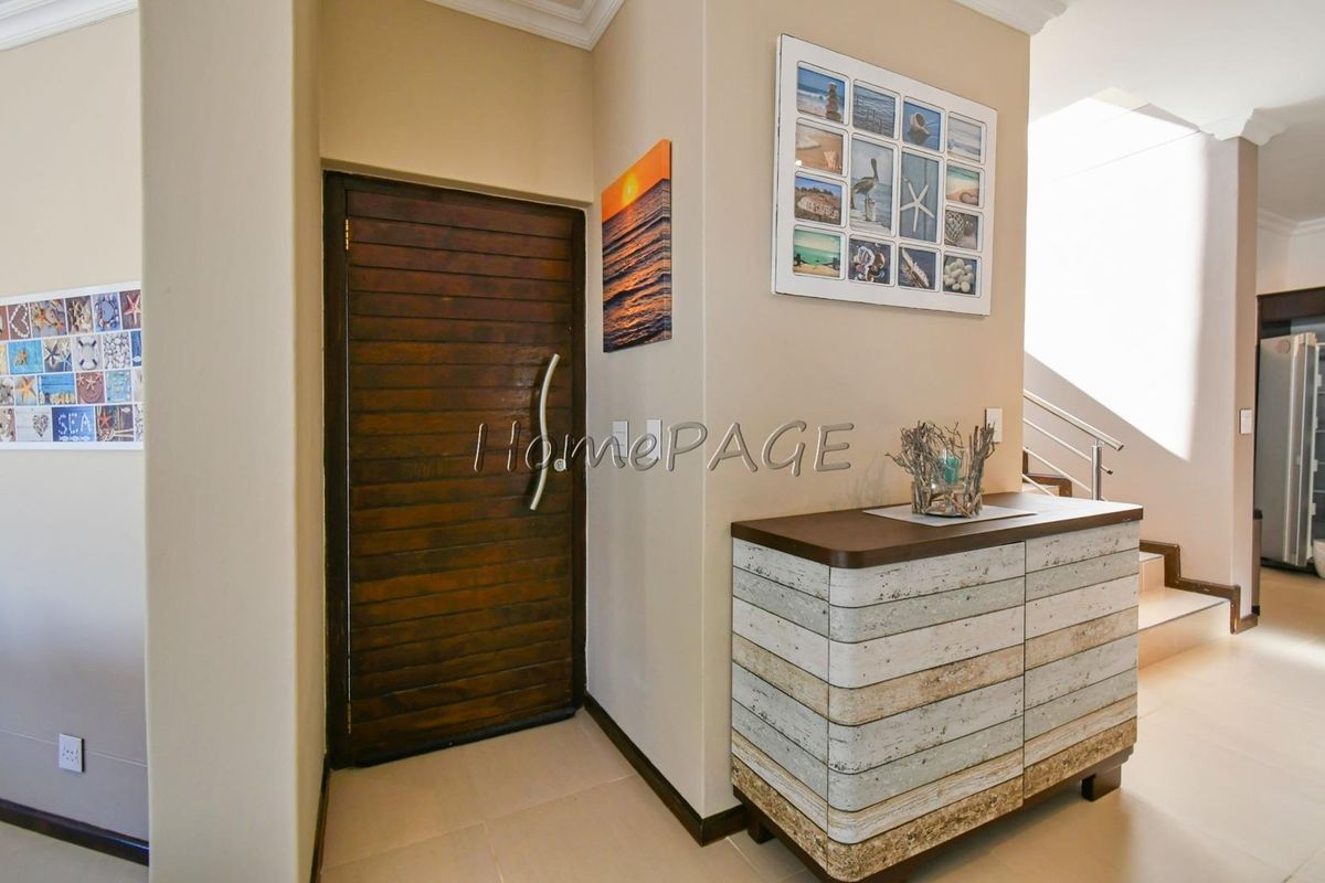 Long Beach Ext 1, Walvis Bay:  BEAUTIFUL, LUXURIOUS Home is for Sale - Photo 2