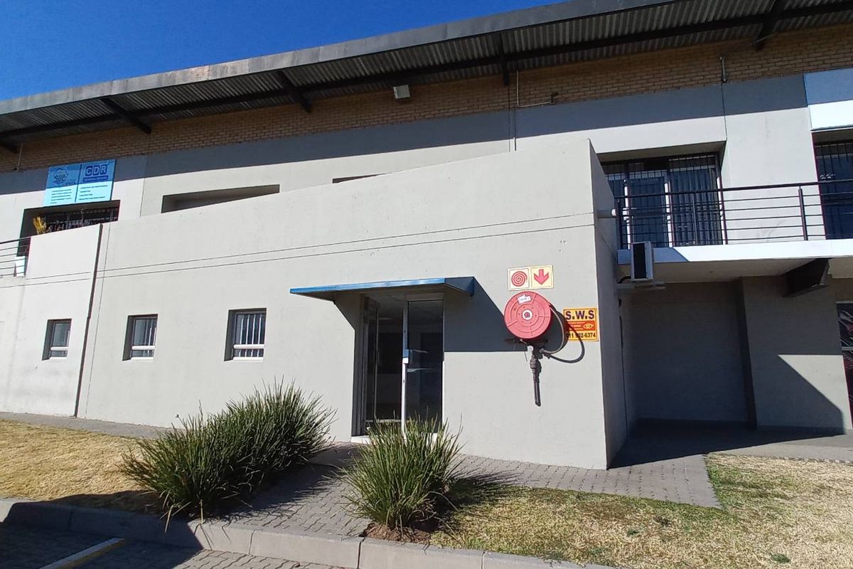 484m2 Germiston Retail/Office Space To Let - Photo 2