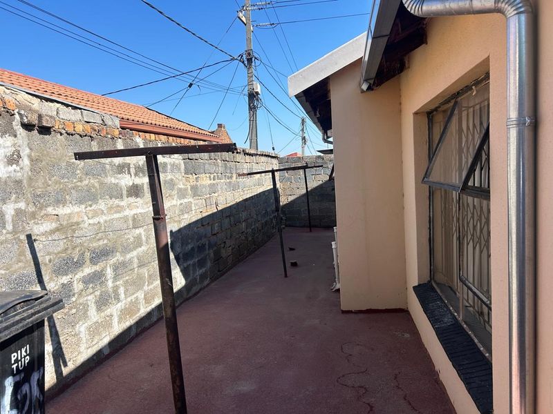 Ebony Park R 1 200 000- Lovely family home - Photo 4