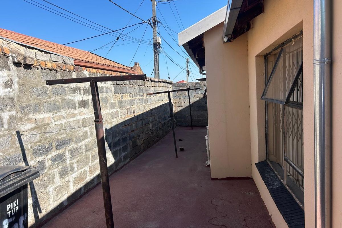 Ebony Park R 1 200 000- Lovely family home - Photo 4