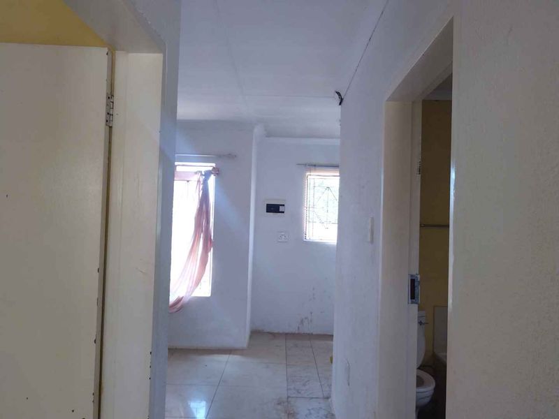 Charming 2 bedrooms house for sale in Soshanguve VV - Photo 8