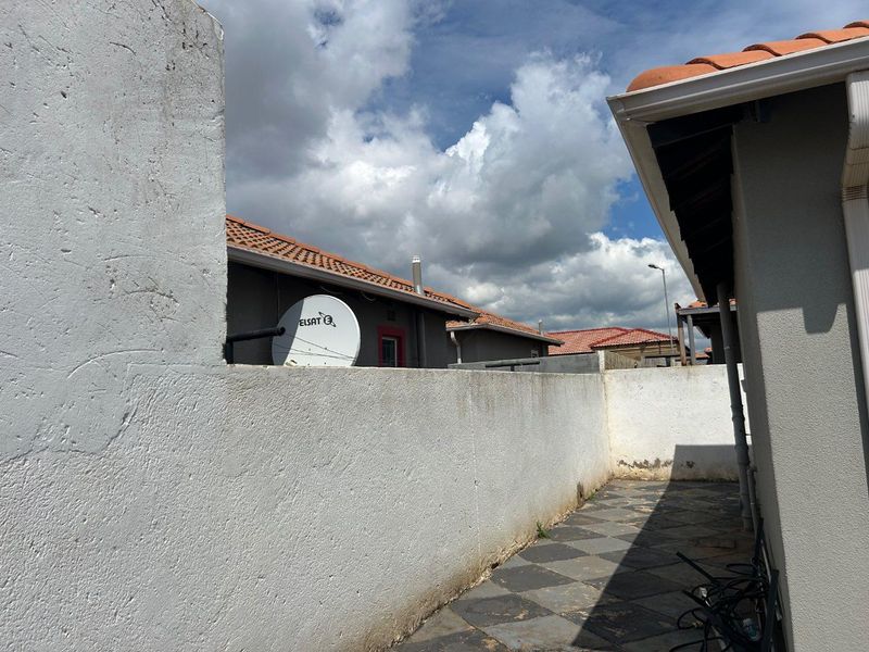 3 Bedroom house in Lotus gardens - Photo 5